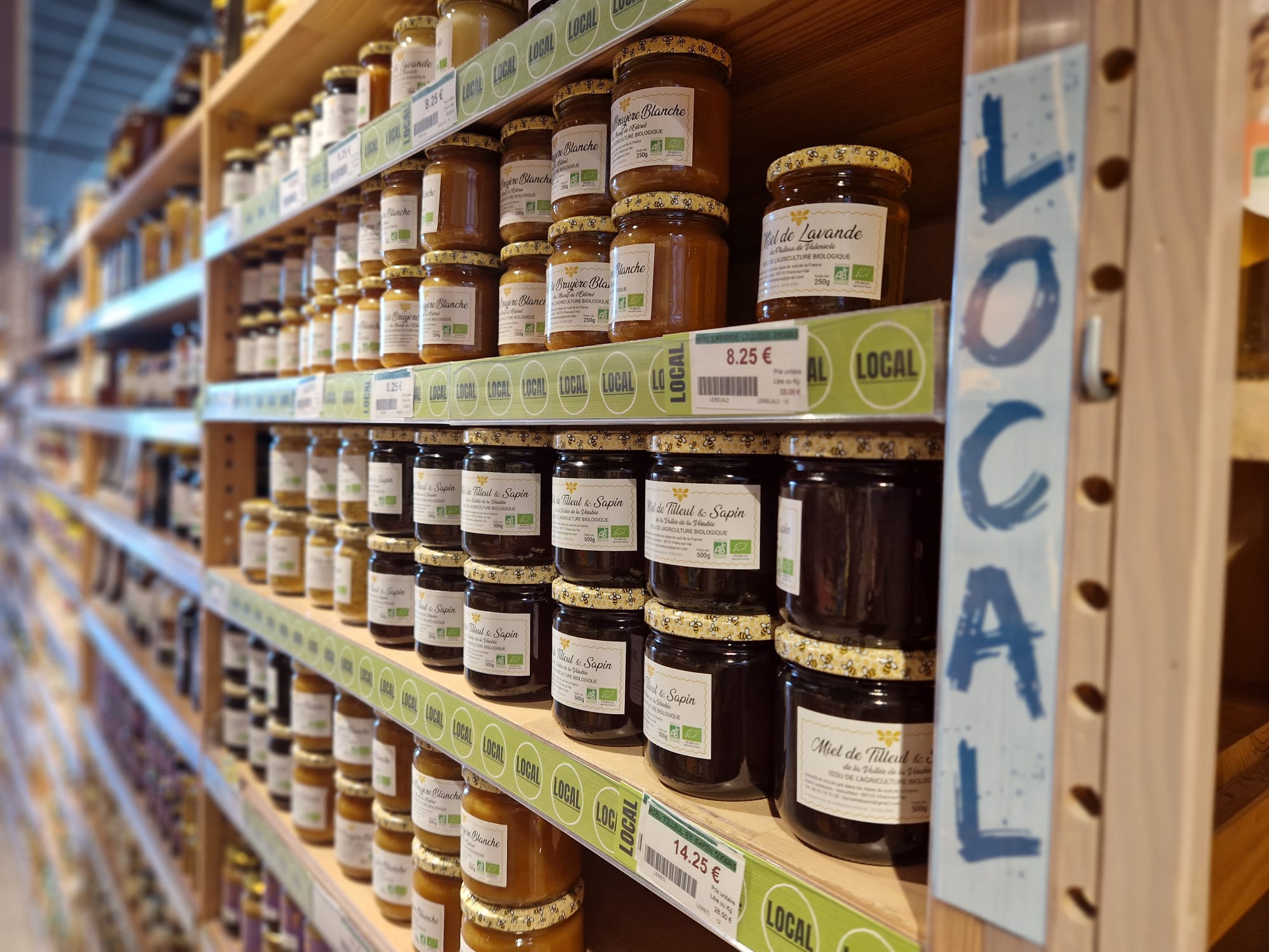 Biocoop store interior, photo taken by Boris Lerebourss